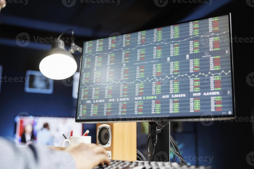 Currency Regulation Establishes Worldwide Financial Norms